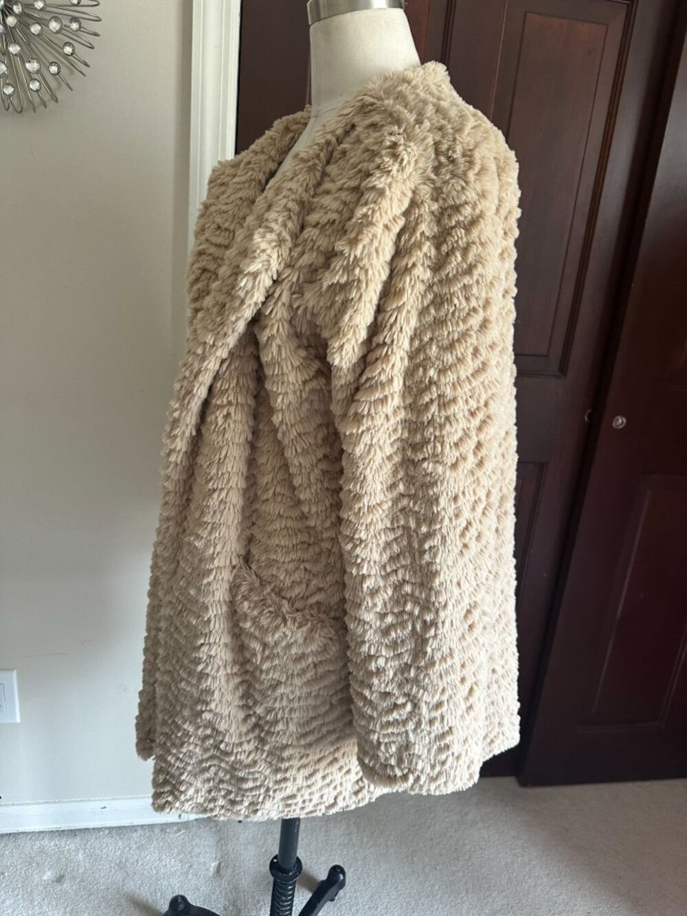 Democracy so soft faux fur coat with pockets Small - Picture 2 of 6